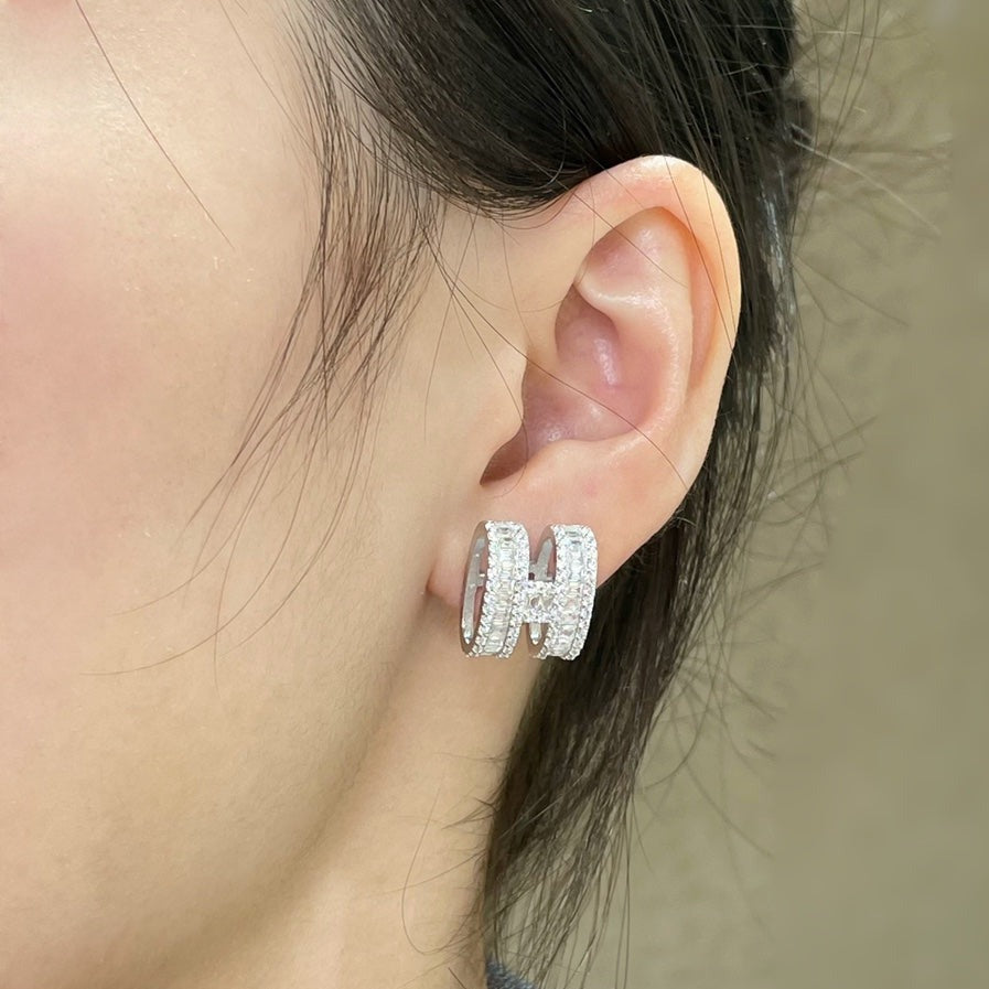 ¡®lume Jewelry¡¯H STUD EARRINGS WITH SILVER DIAMONDS
