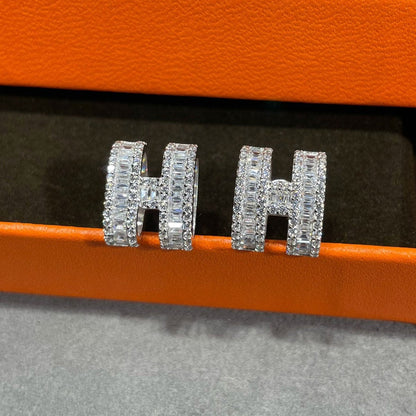 ¡®lume Jewelry¡¯H STUD EARRINGS WITH SILVER DIAMONDS