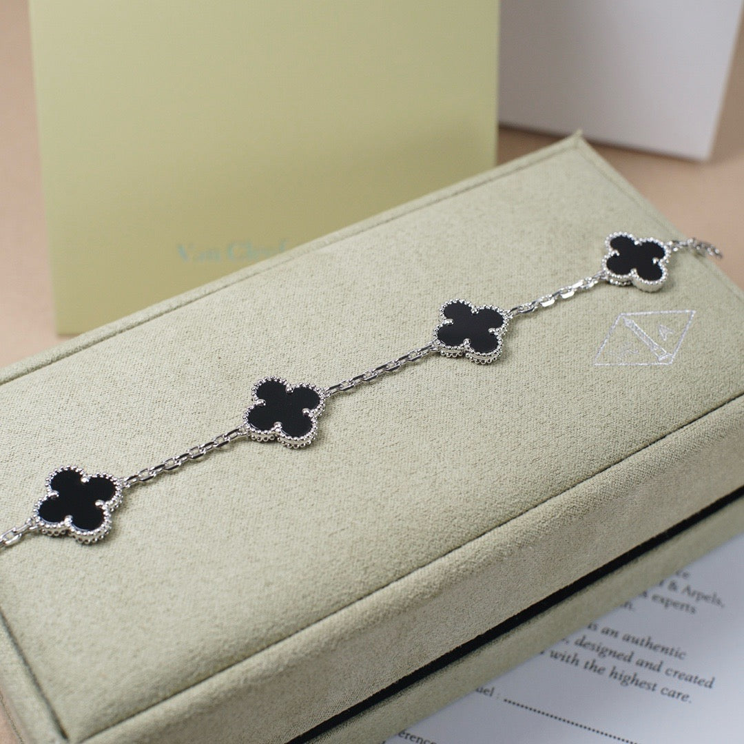 [lume Jewelry]New CLOVER 5 MOTIF ONYXS BRACELET COLLECTION