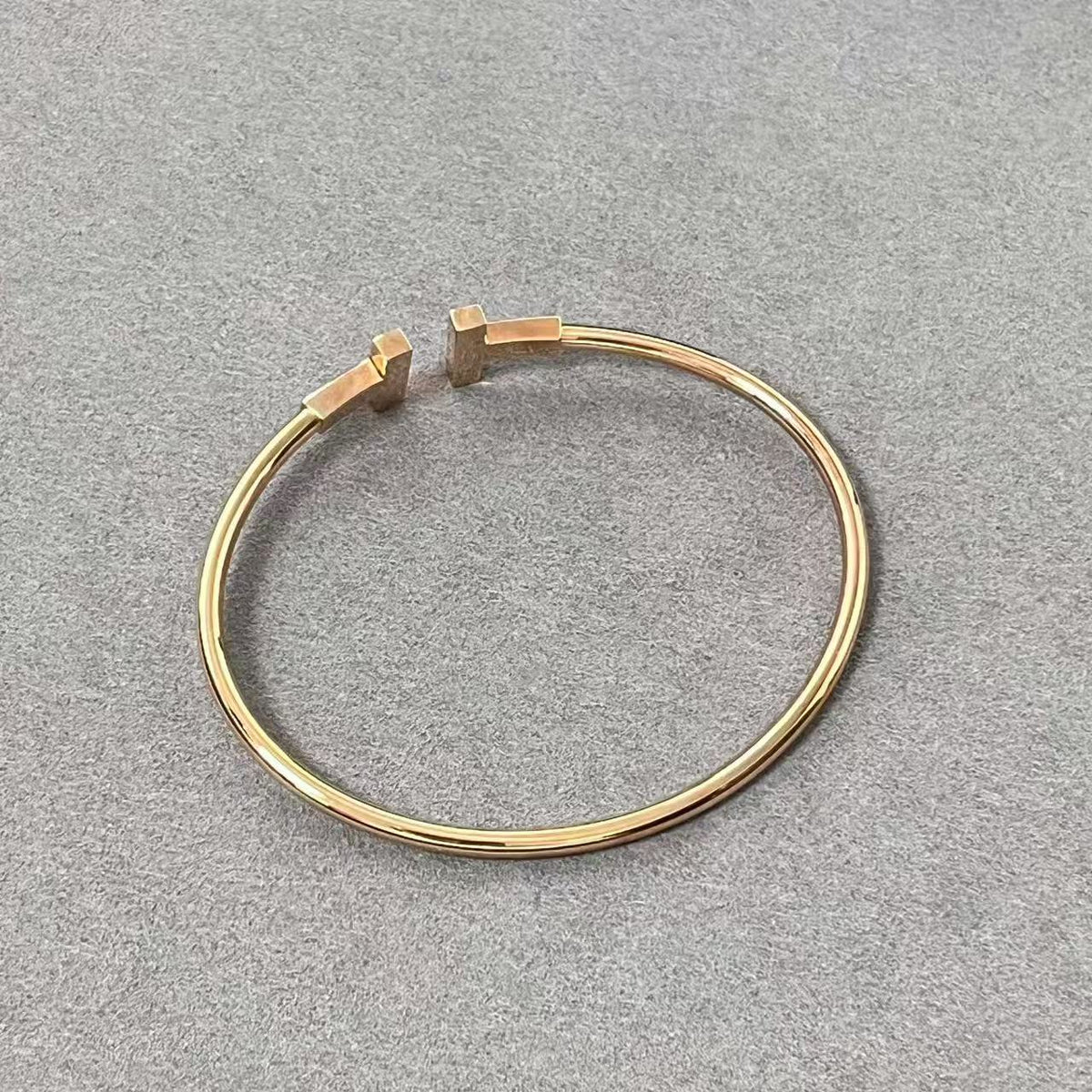 [lume Jewelry] T House Double T Open Bangle