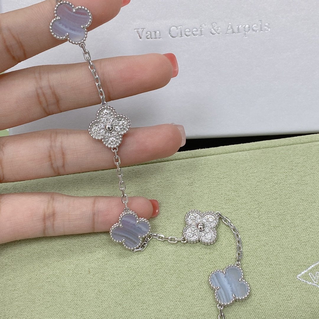 [lume Jewelry]New  CLOVER 5 MOTIF PURPLE CHALCEDONY BRACELET COLLECTION