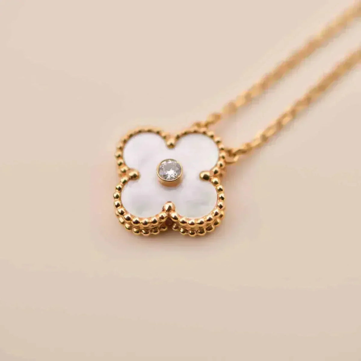 ¡®lume Jewelry¡¯CLOVER 15MM DIAMOND WHITE FRITILLARIA NECKLACE