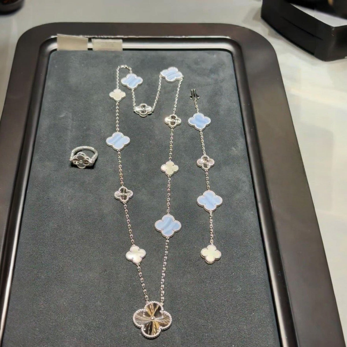[lume Jewelry]DETACHABLE CLOVER 15(11+4) FLOWER SILVER NECKLACE SET