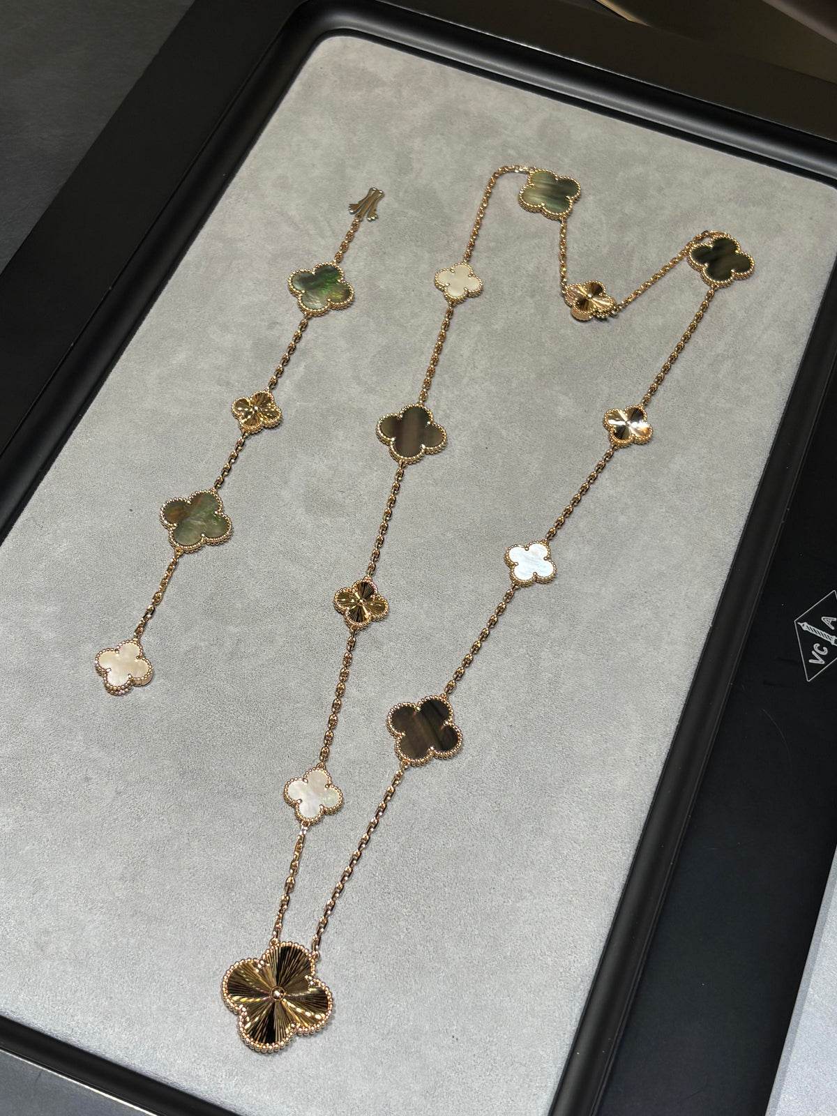 [¡®lume Jewelry¡¯] 25 NEW CLOVER 15 MOTIFS GRAY MOTHER-OF-PEARL
